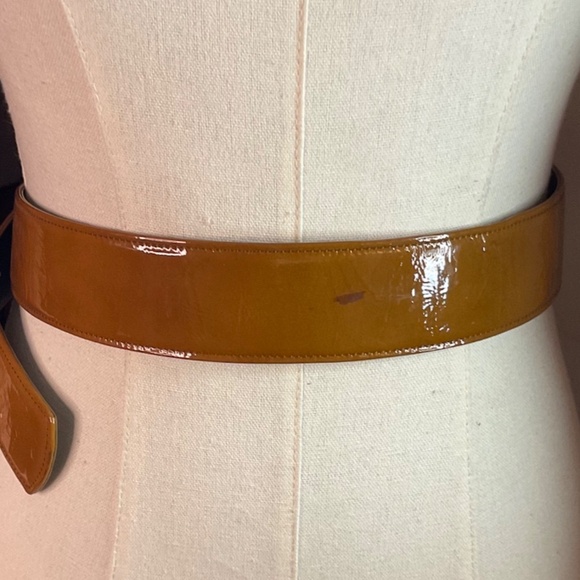 Salvatore Ferragamo RARE Vintage Mustard Patent Leather Belt 90cm/35.5in x 1.5in - Picture 2 of 9